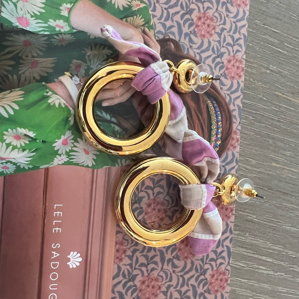 Beautiful earrings never worn